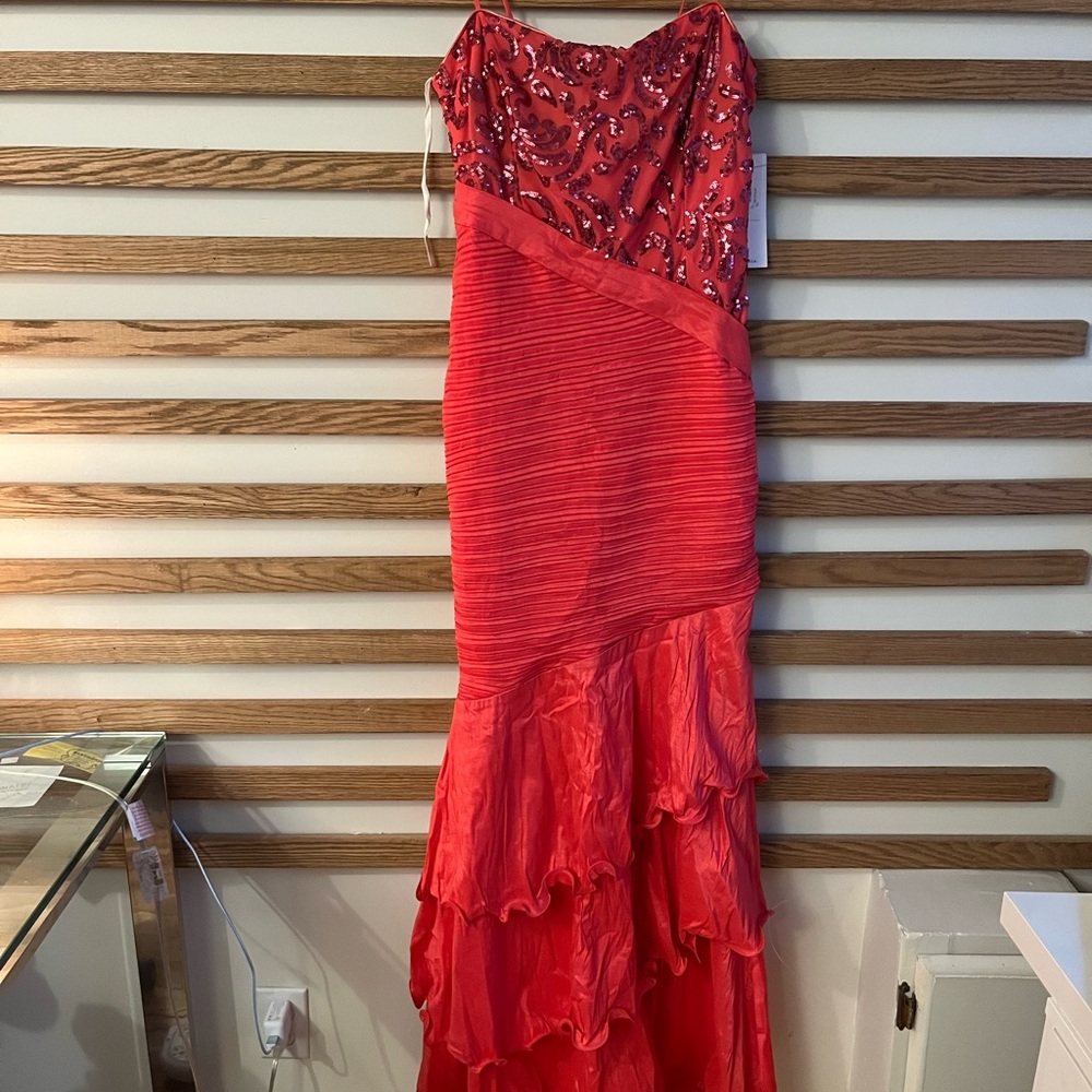 Elegant Red Strapless Gown with Sequins